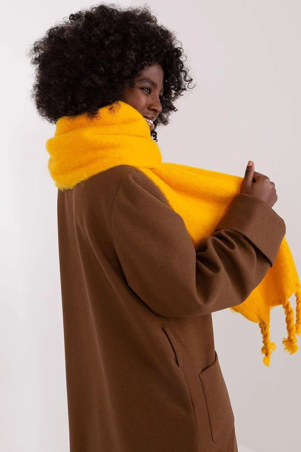 AT long, smooth-textured shawl - Honesty Sales