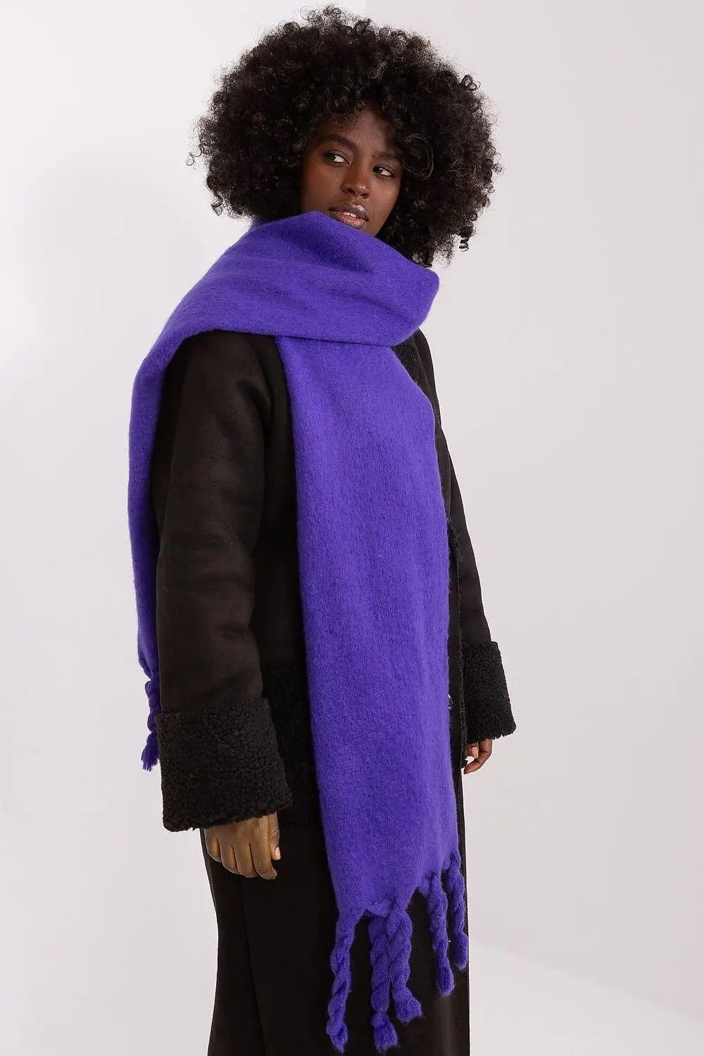 AT long, smooth-textured shawl - Honesty Sales