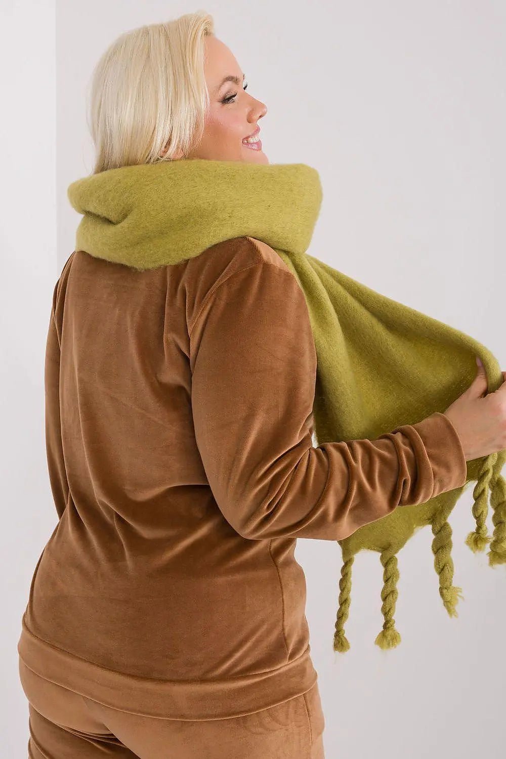 AT long, smooth-textured shawl - Honesty Sales