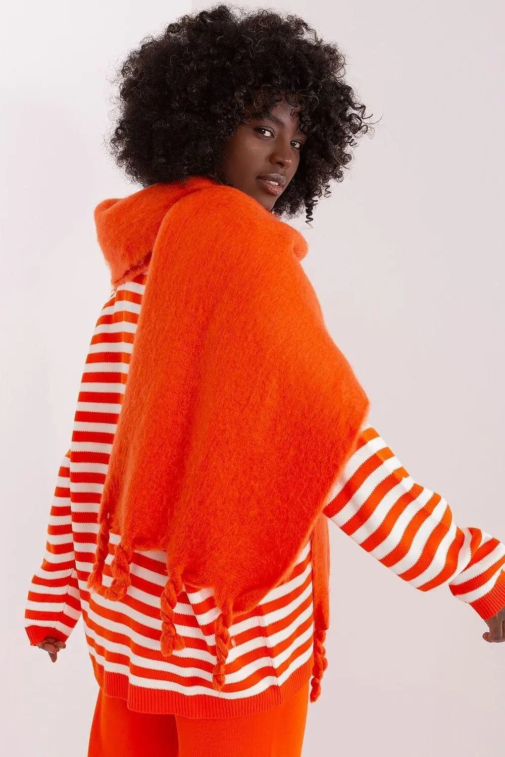 AT long, smooth-textured shawl - Honesty Sales