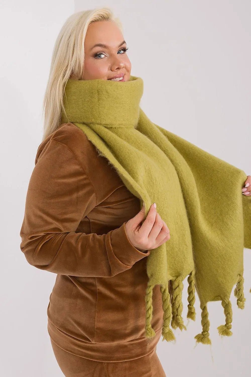 AT long, smooth-textured shawl - Honesty Sales