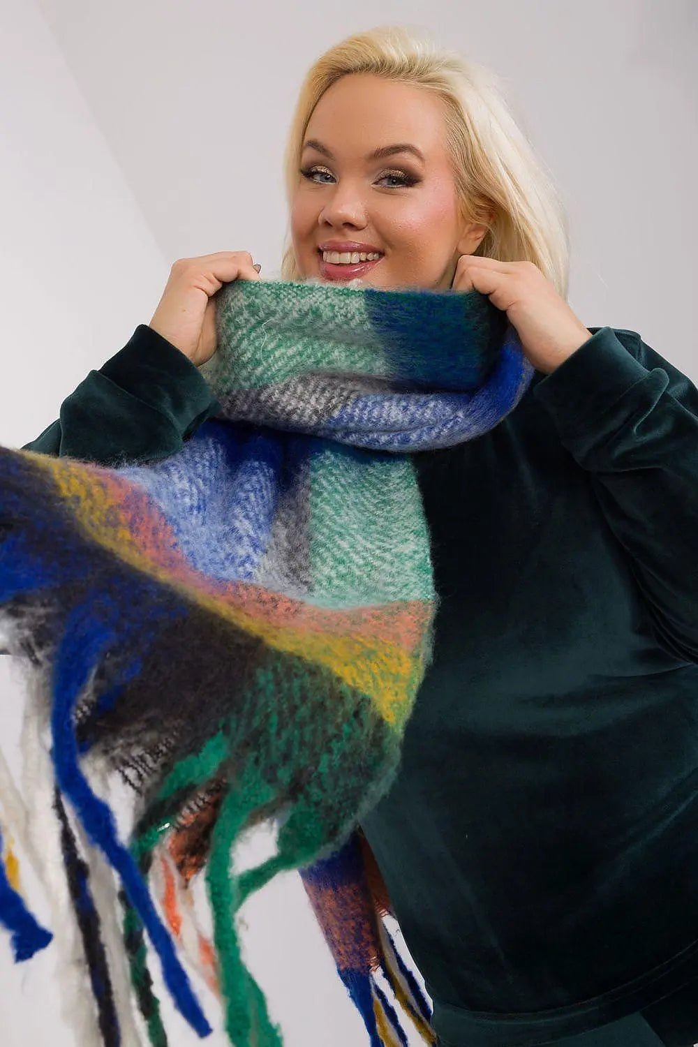 AT Shawl model 190542 - Honesty Sales