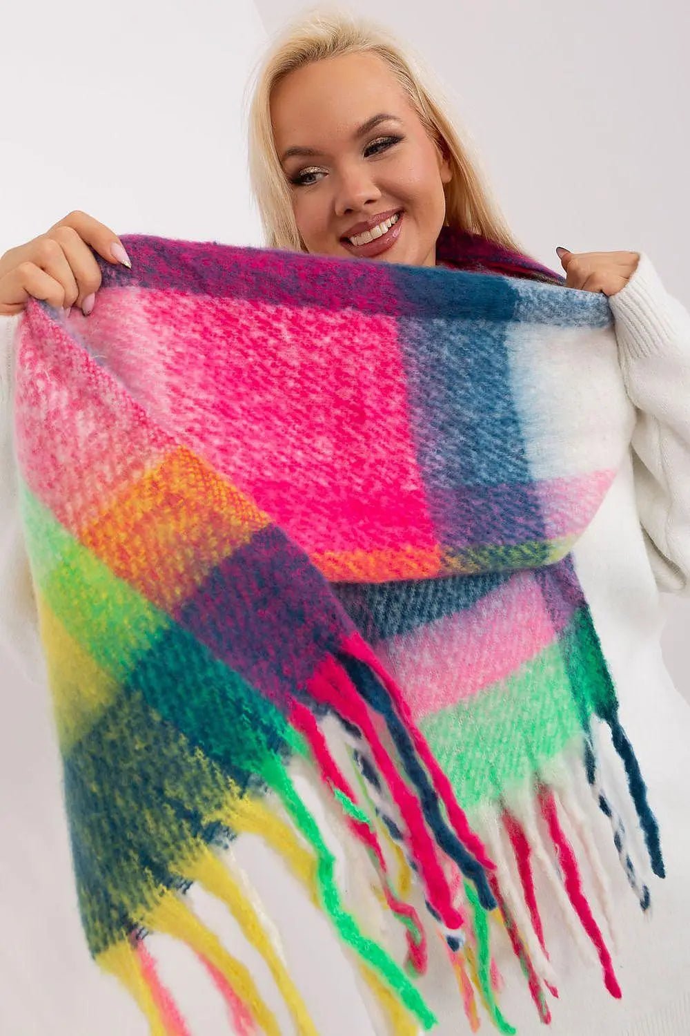 AT Shawl model 190542 - Honesty Sales