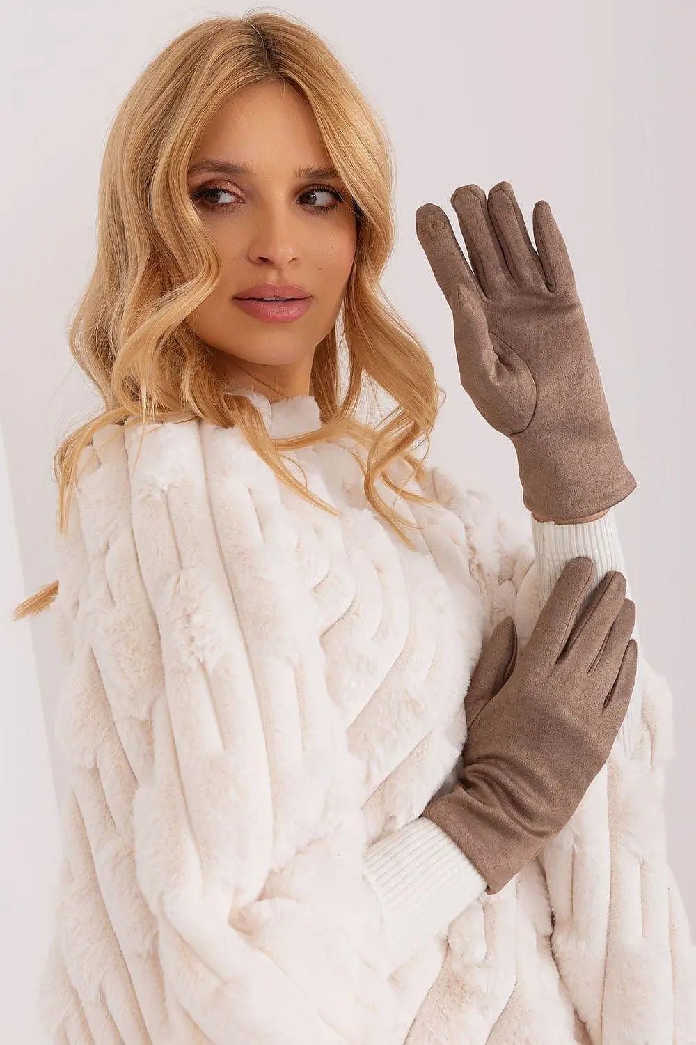 AT Sleek Insulated Gloves with Embroidered Touchscreen Access - Honesty Sales