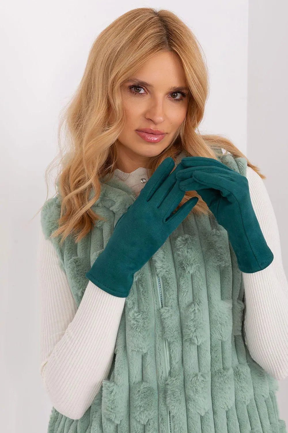 AT Sleek Insulated Gloves with Embroidered Touchscreen Access - Honesty Sales