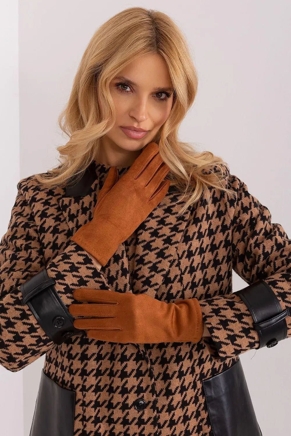 AT Sleek Insulated Gloves with Embroidered Touchscreen Access - Honesty Sales