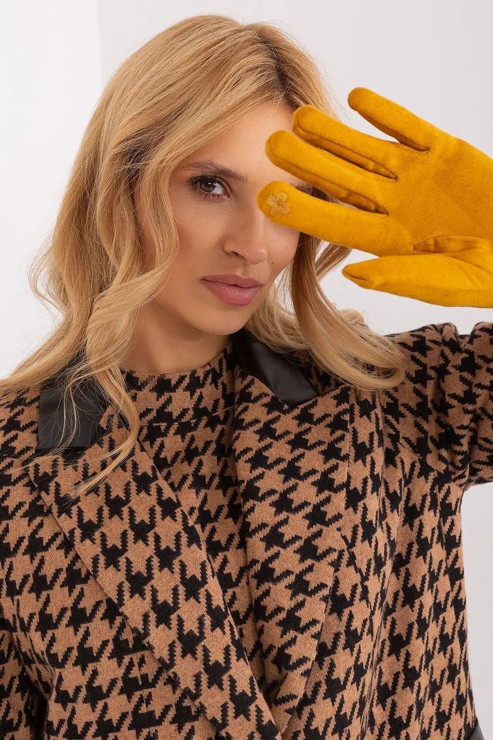 AT Sleek Insulated Gloves with Embroidered Touchscreen Access - Honesty Sales