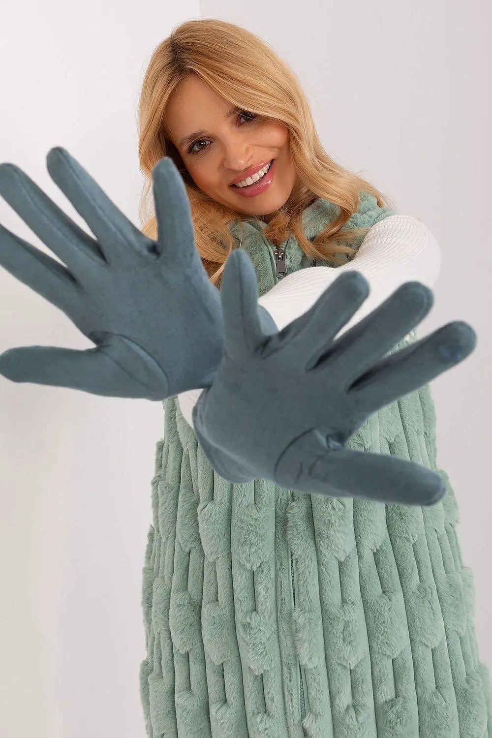 AT Sleek Insulated Gloves with Embroidered Touchscreen Access - Honesty Sales