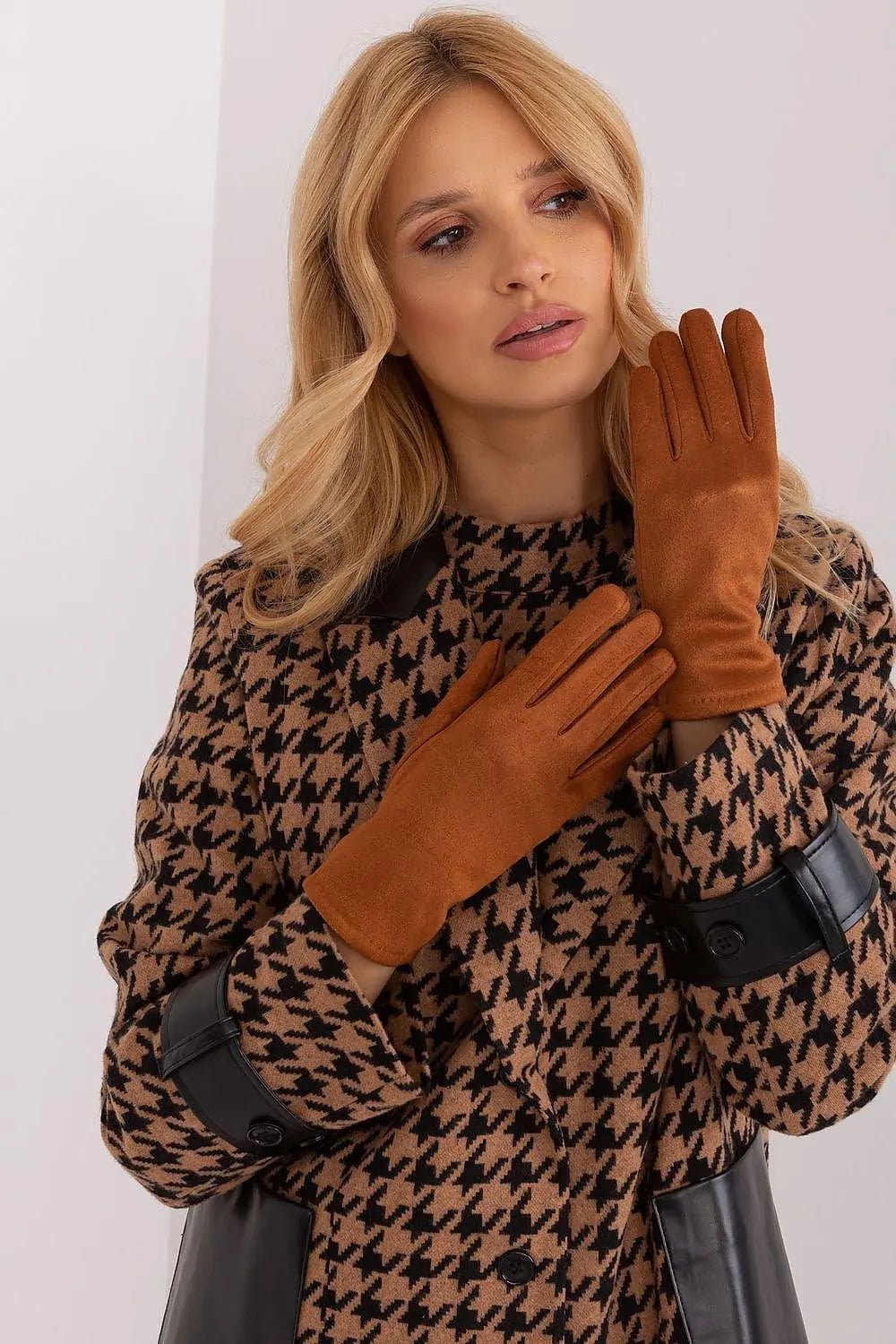 AT Sleek Insulated Gloves with Embroidered Touchscreen Access - Honesty Sales