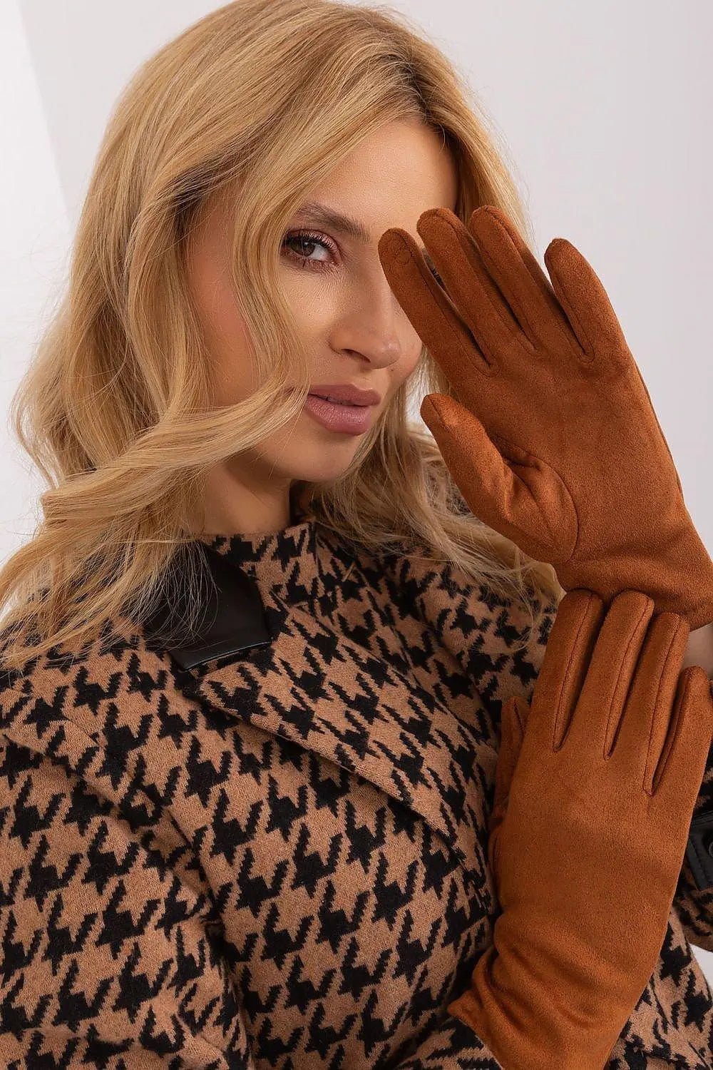 AT Sleek Insulated Gloves with Embroidered Touchscreen Access - Honesty Sales