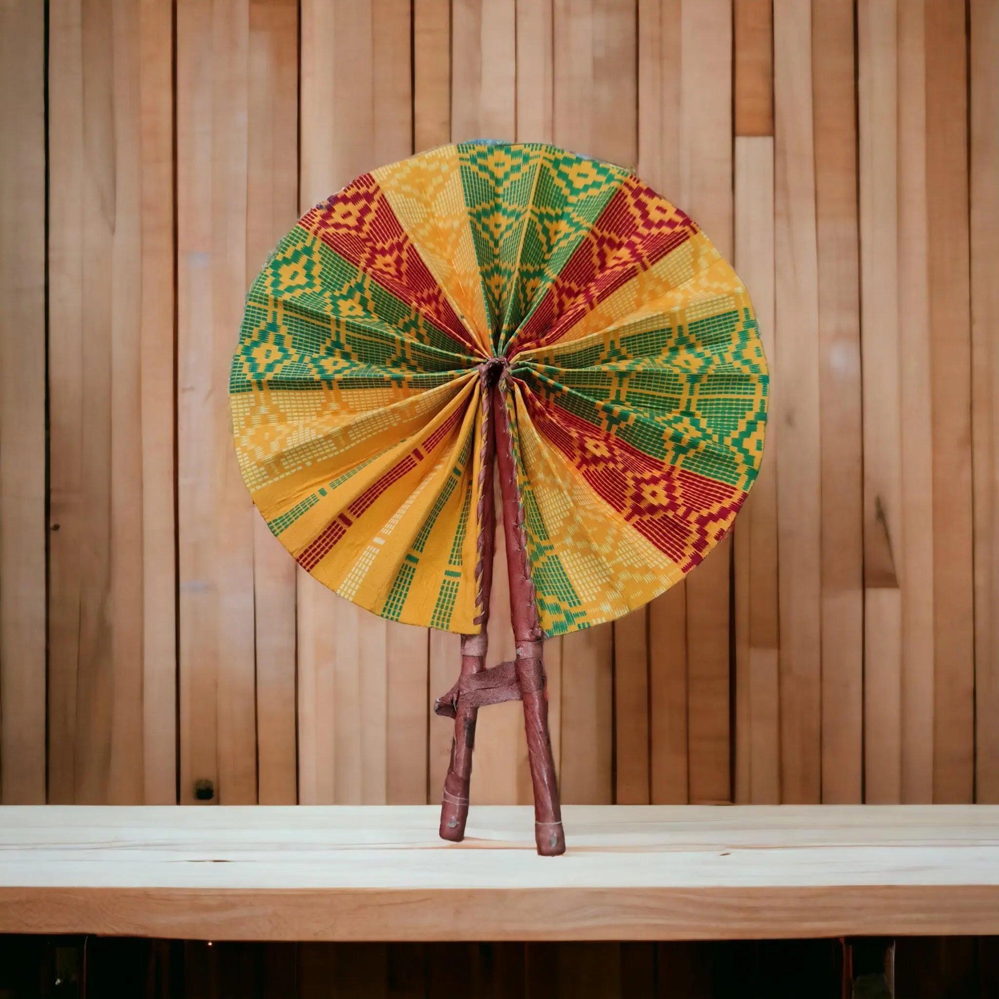 Authentic Leather Kente Fan - Honesty Sales Image principale du produit