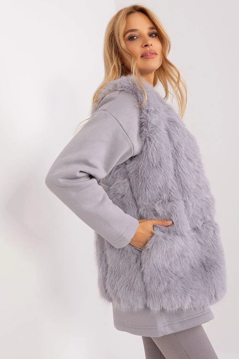 Gilet model AT fur vest - Honesty Sales