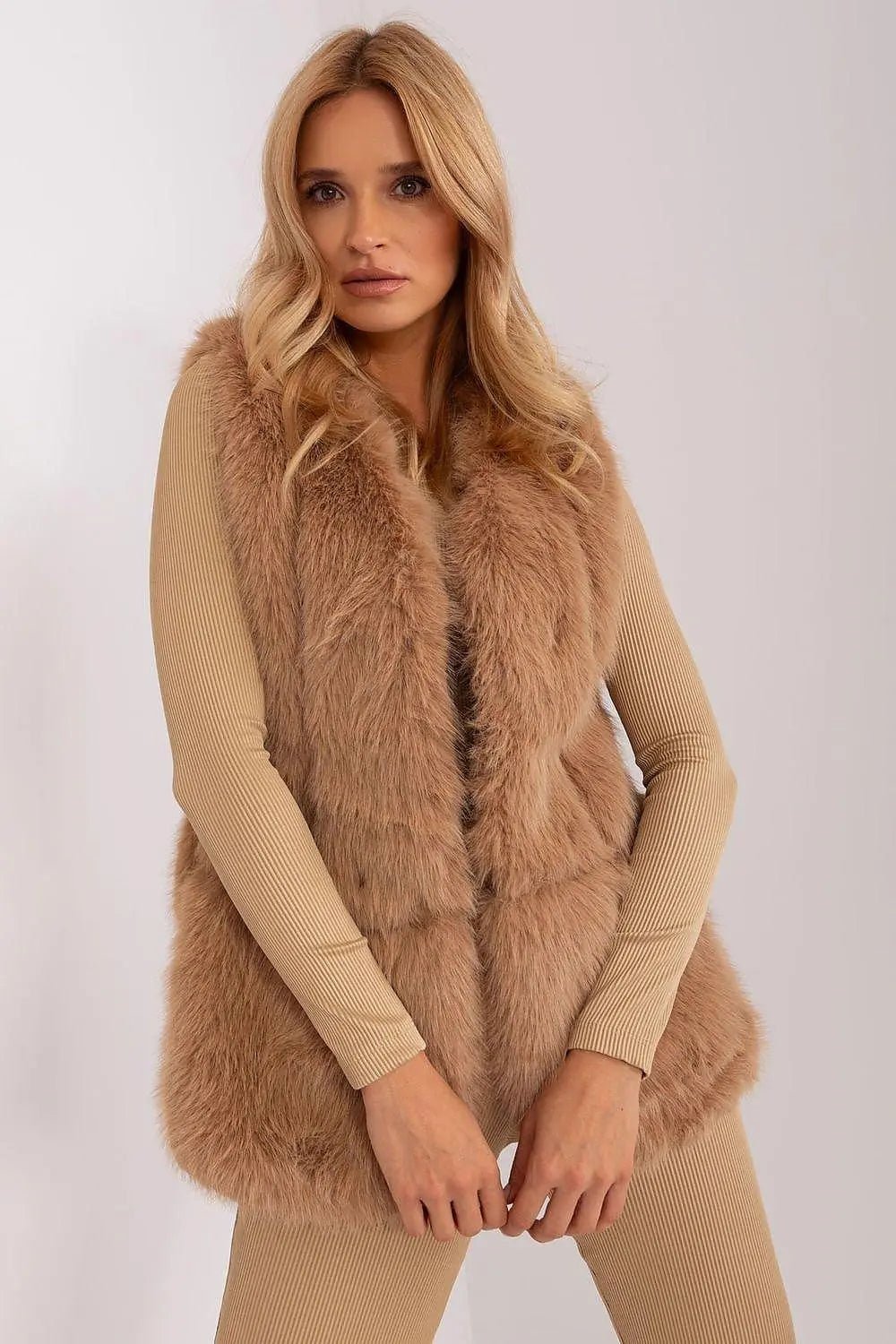 Gilet model AT fur vest - Honesty Sales