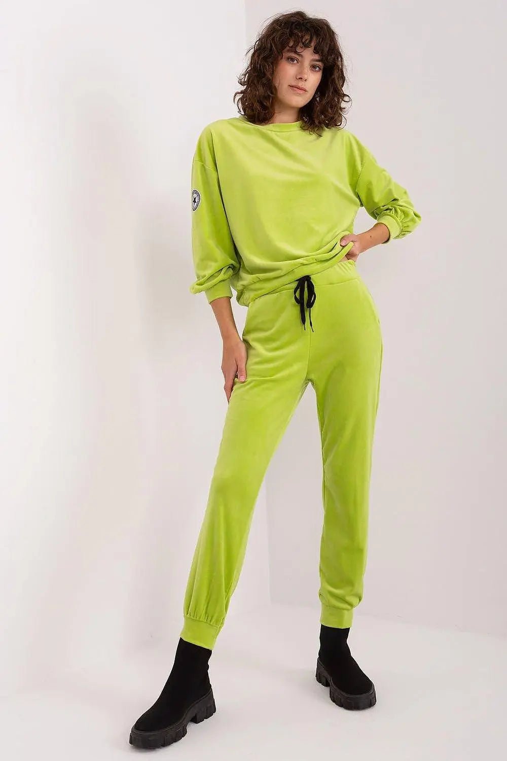 Italy Moda velour knit elegant and feminine sweatshirt - Honesty Sales