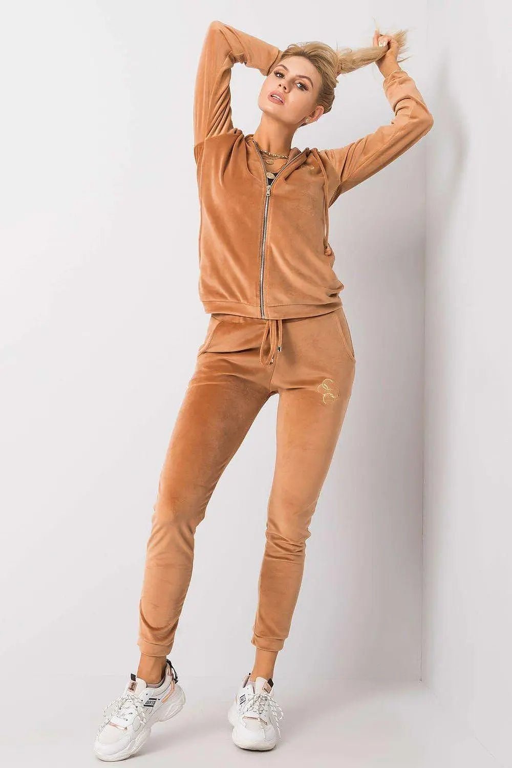 Relevance long sleeves sweatshirt with zipper, hood and slip pockets - Honesty Sales