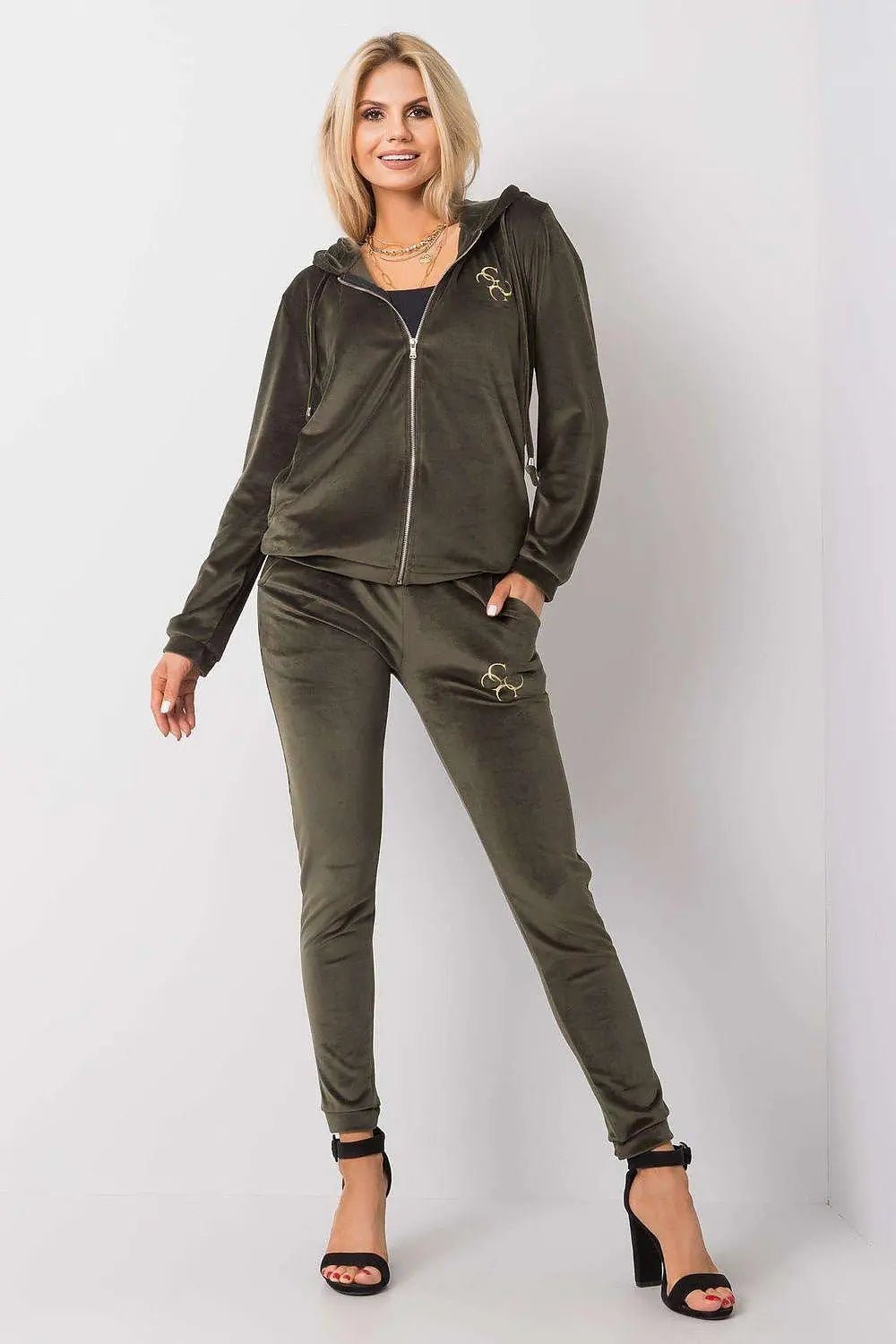 Relevance long sleeves sweatshirt with zipper, hood and slip pockets - Honesty Sales