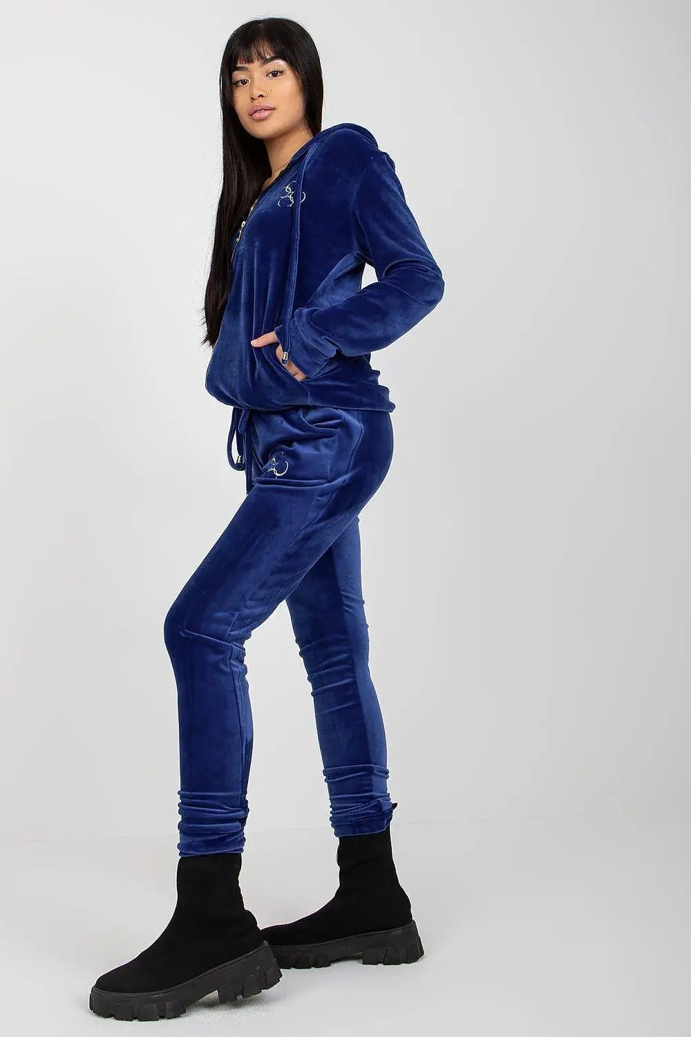 Relevance long sleeves sweatshirt with zipper, hood and slip pockets - Honesty Sales