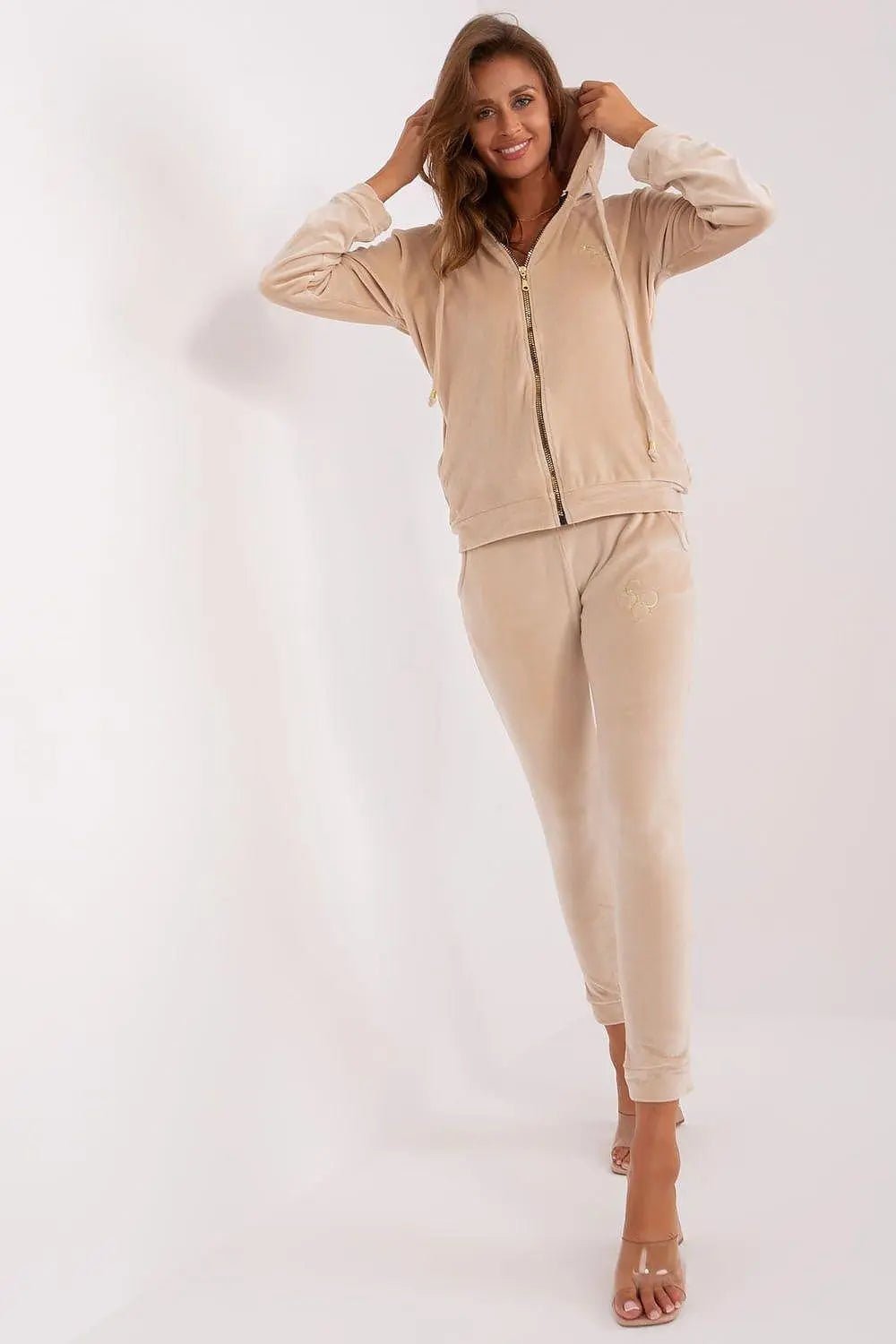 Relevance long sleeves sweatshirt with zipper, hood and slip pockets - Honesty Sales