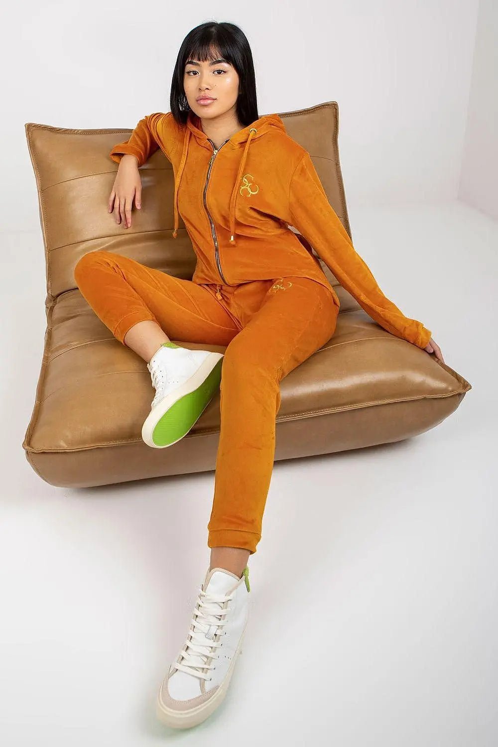 Relevance long sleeves sweatshirt with zipper, hood and slip pockets - Honesty Sales