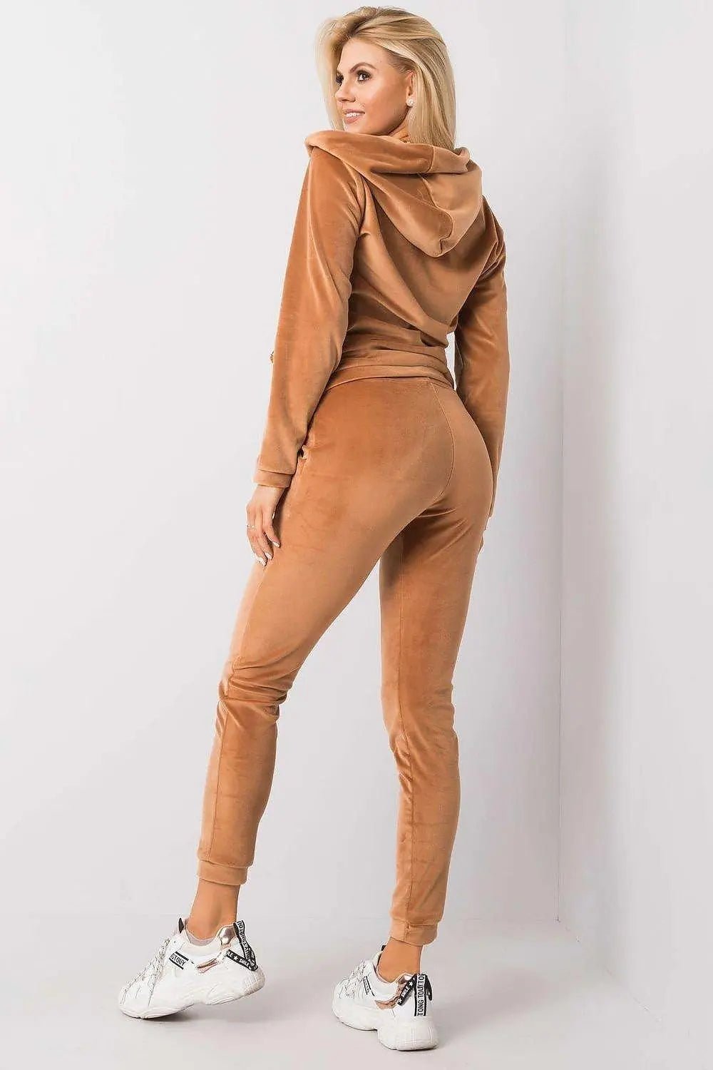 Relevance long sleeves sweatshirt with zipper, hood and slip pockets - Honesty Sales