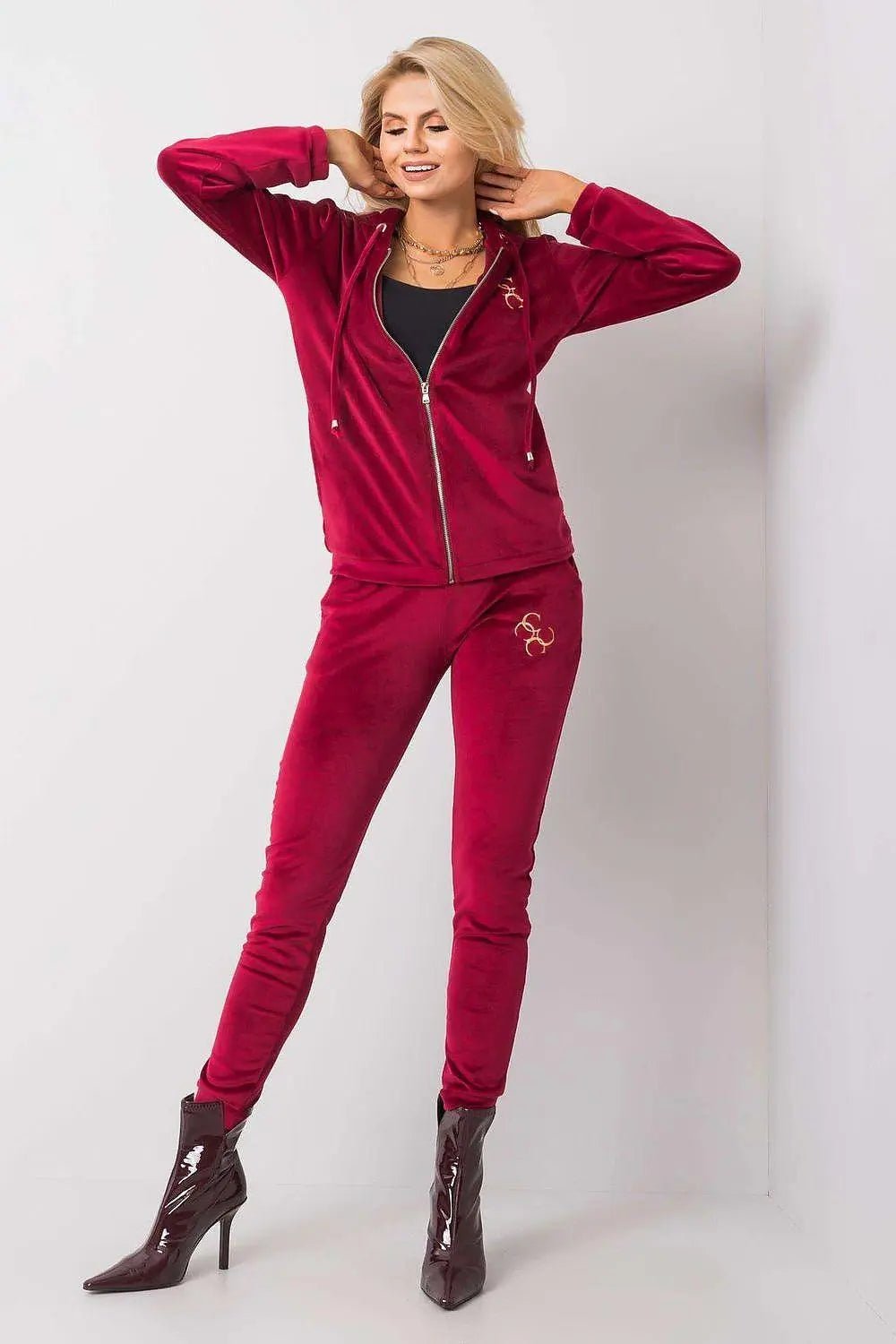 Relevance long sleeves sweatshirt with zipper, hood and slip pockets - Honesty Sales