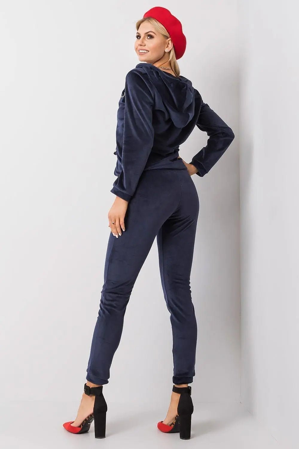 Relevance long sleeves sweatshirt with zipper, hood and slip pockets - Honesty Sales