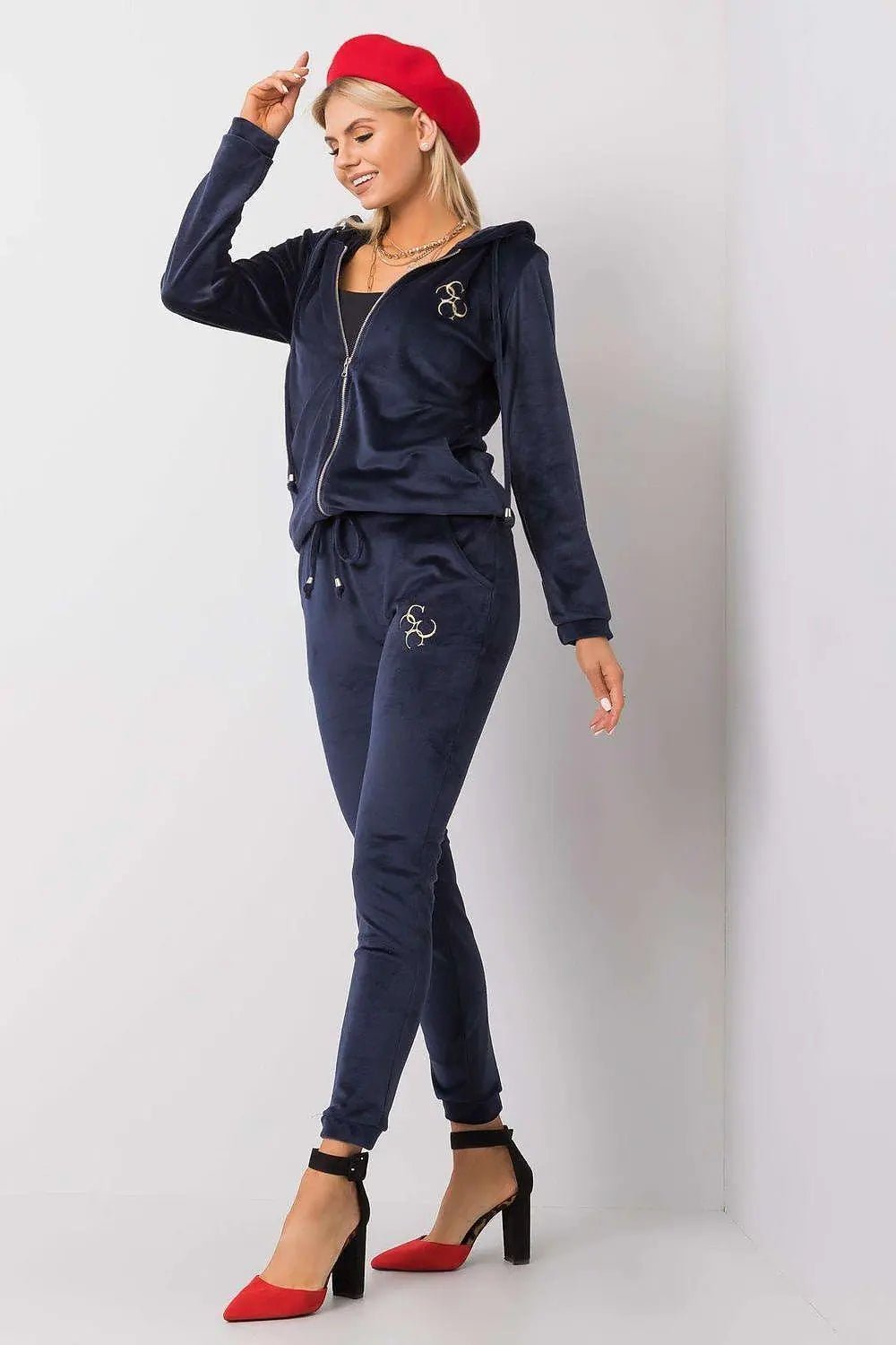 Relevance long sleeves sweatshirt with zipper, hood and slip pockets - Honesty Sales