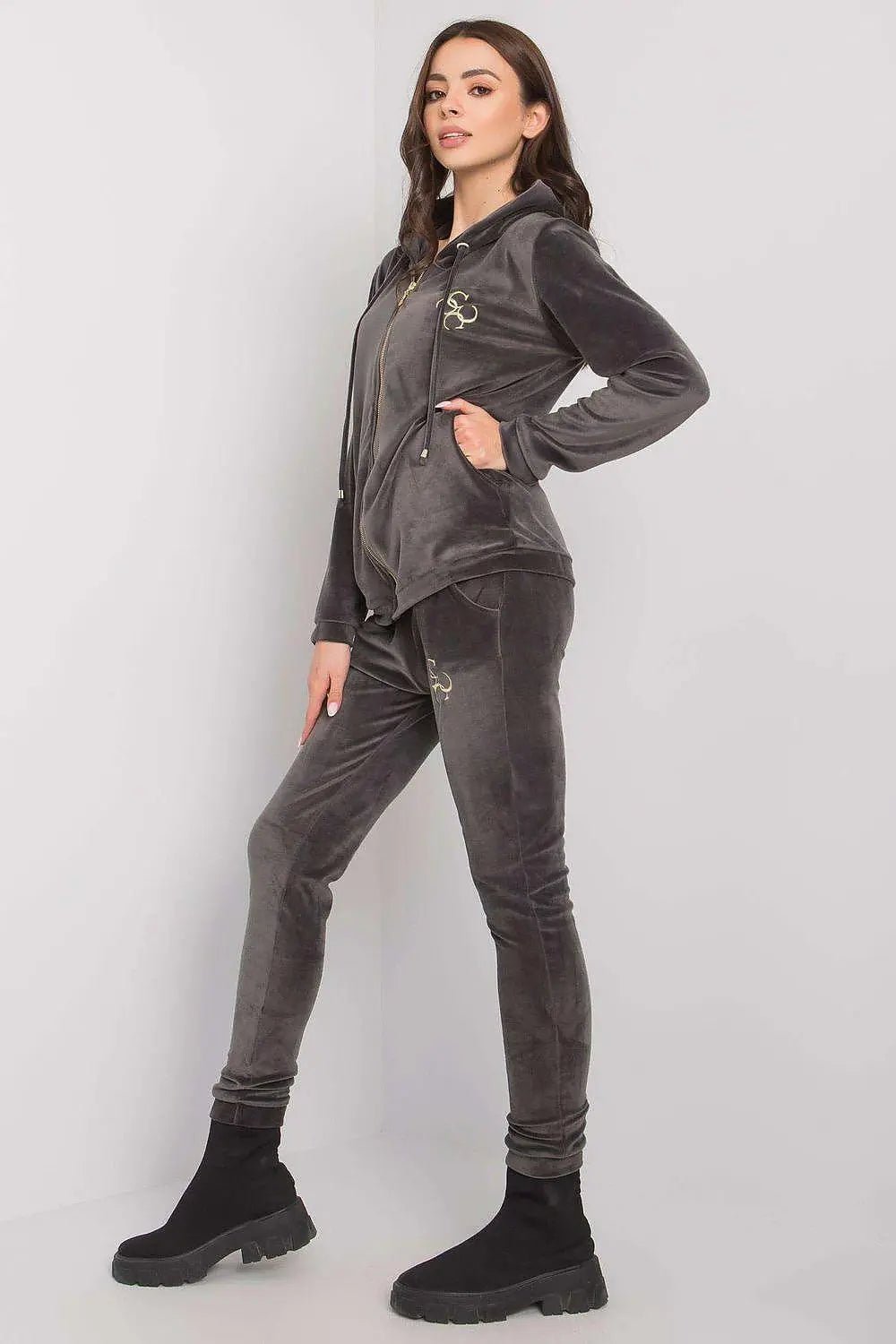 Relevance long sleeves sweatshirt with zipper, hood and slip pockets - Honesty Sales