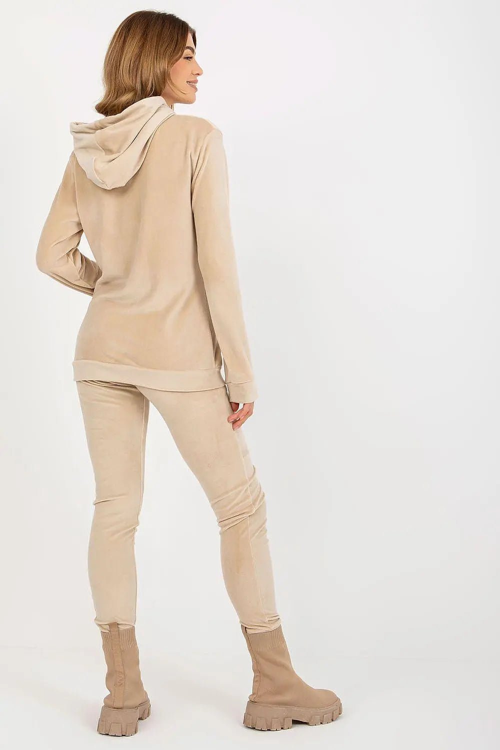 Relevance Velour set consisting of a sweatshirt and long pants - Honesty Sales