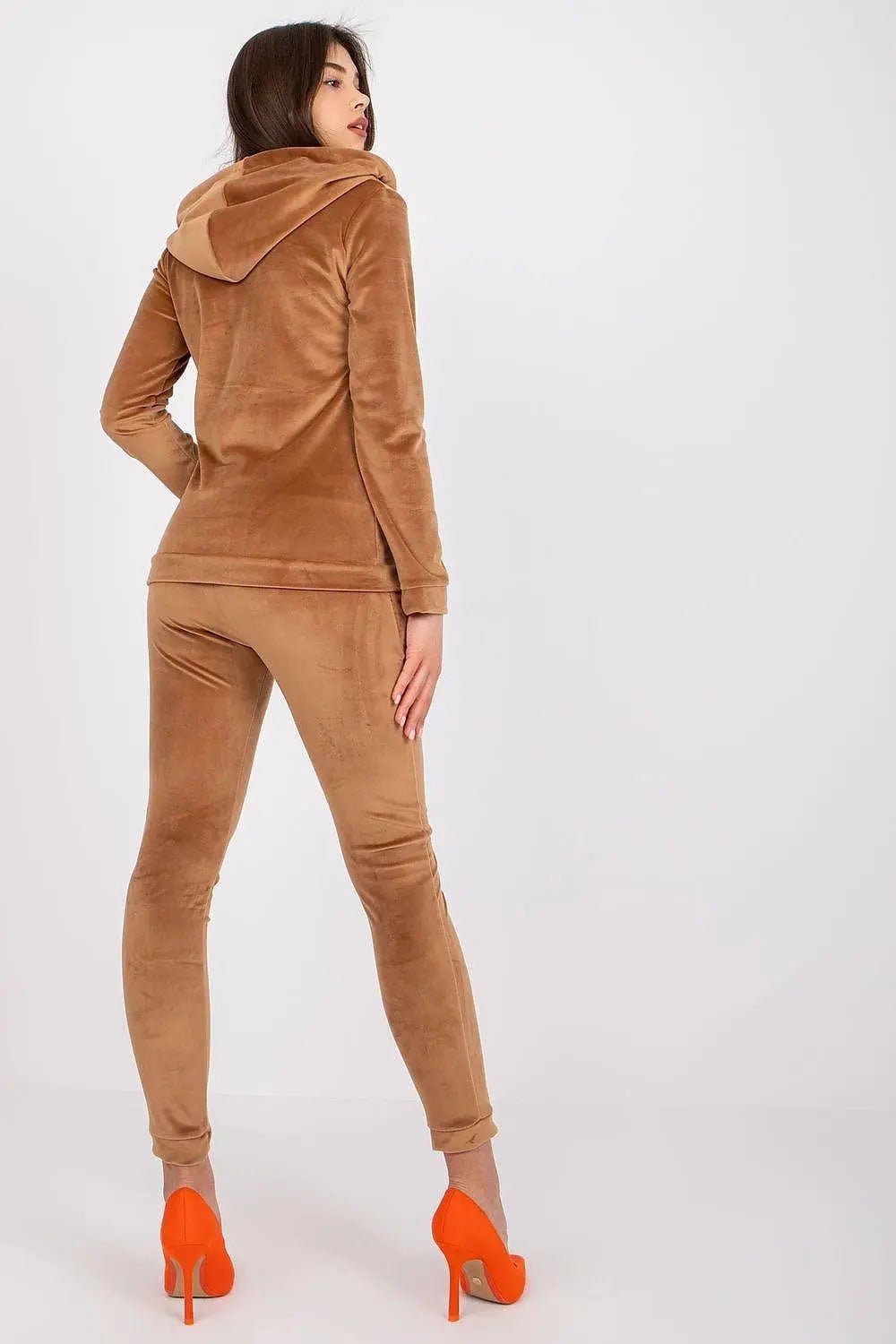 Relevance Velour set consisting of a sweatshirt and long pants - Honesty Sales
