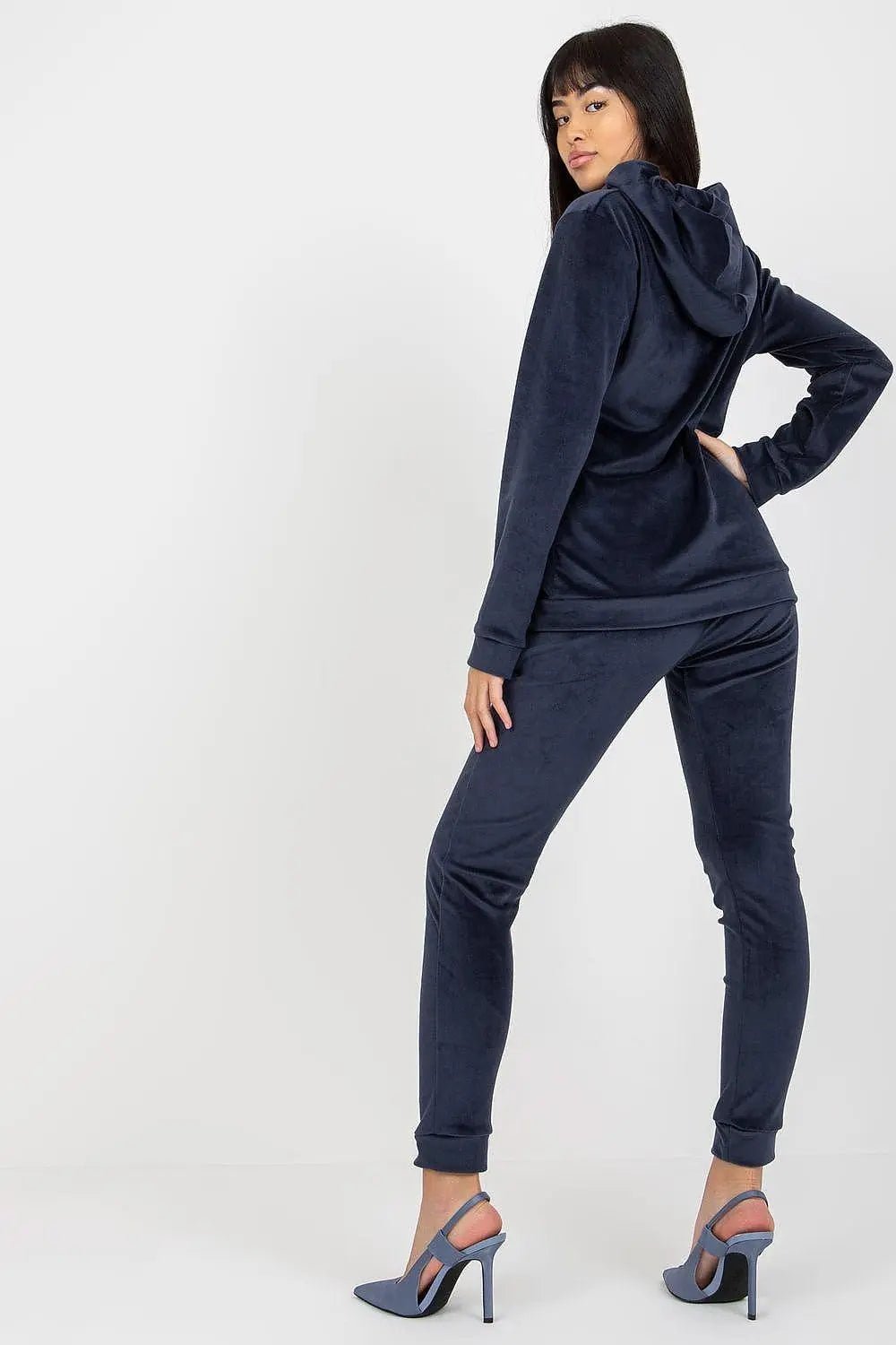 Relevance Velour set consisting of a sweatshirt and long pants - Honesty Sales