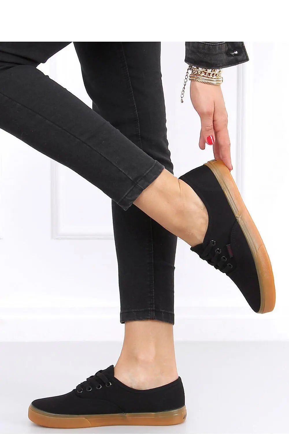 Sneakers model 162117 Inello - Honesty Sales