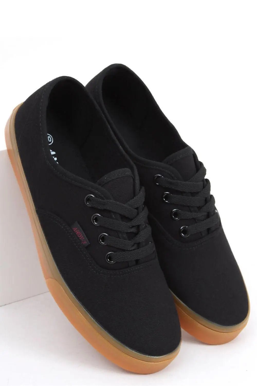 Sneakers model 162117 Inello - Honesty Sales