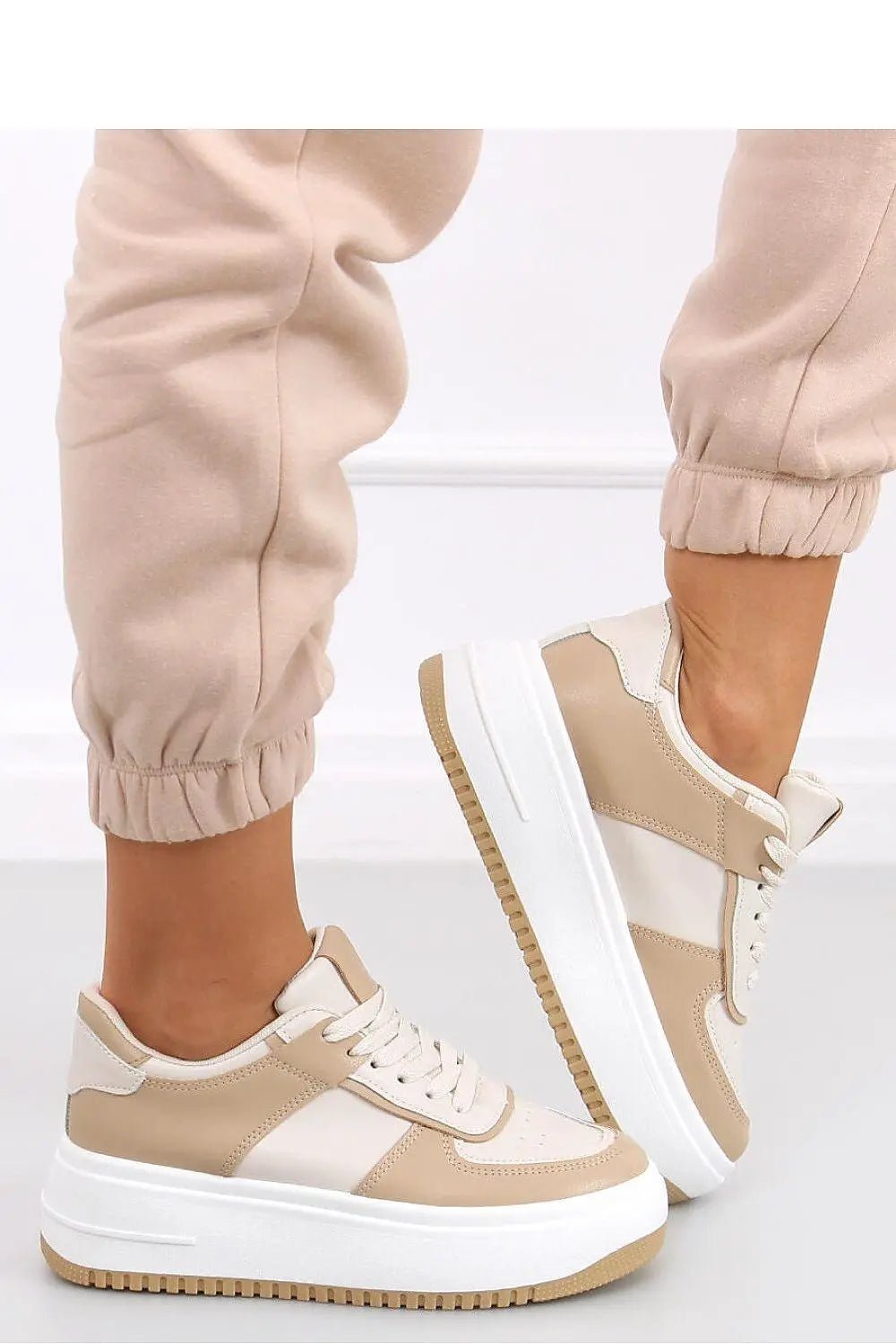 Sneakers model 163925 Inello - Honesty Sales