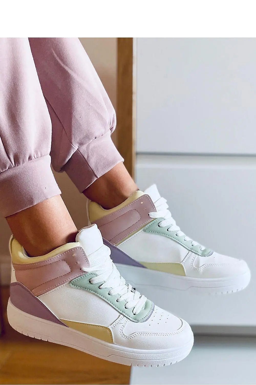 Sneakers model 170603 Inello - Honesty Sales