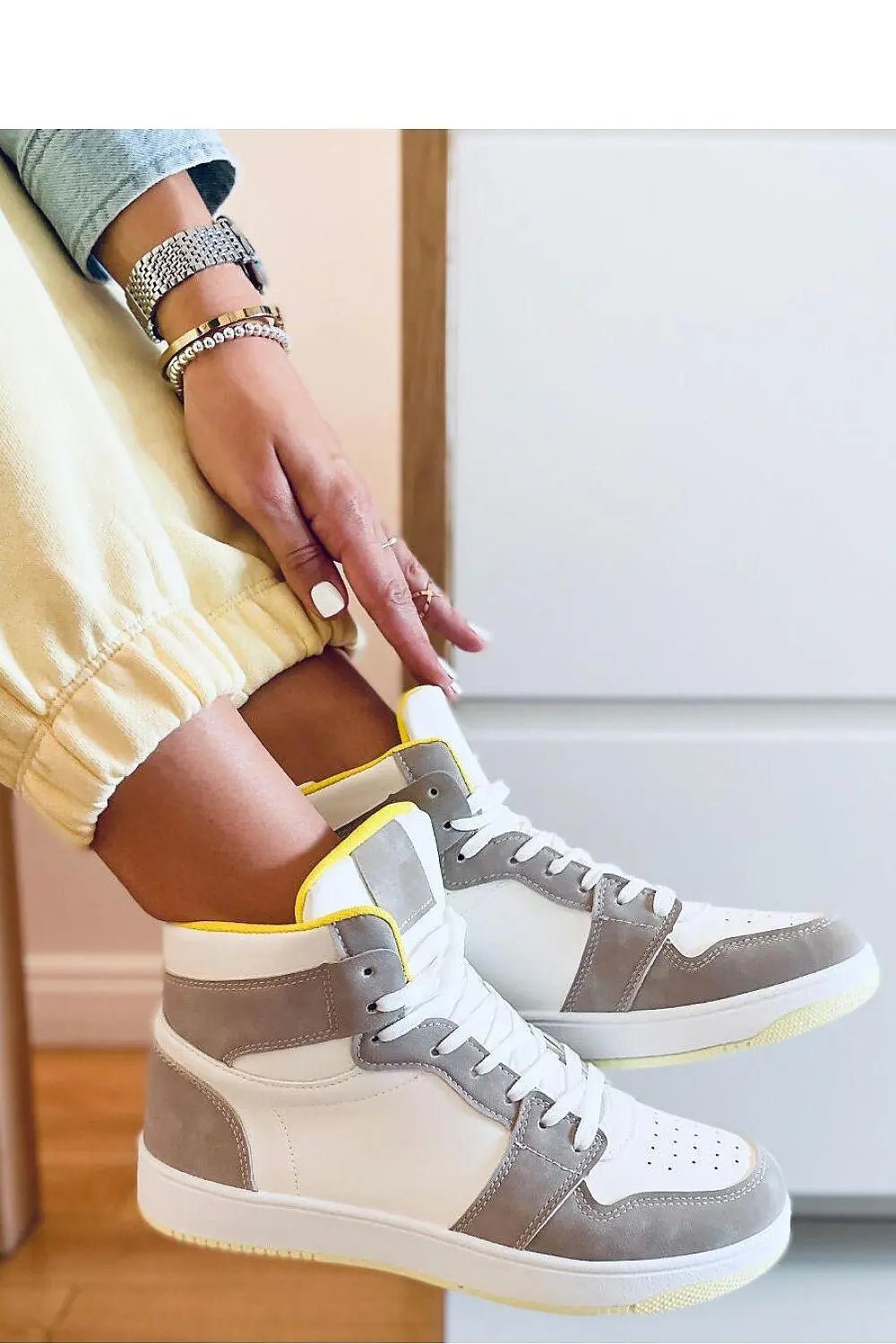 Sneakers model 170606 Inello - Honesty Sales