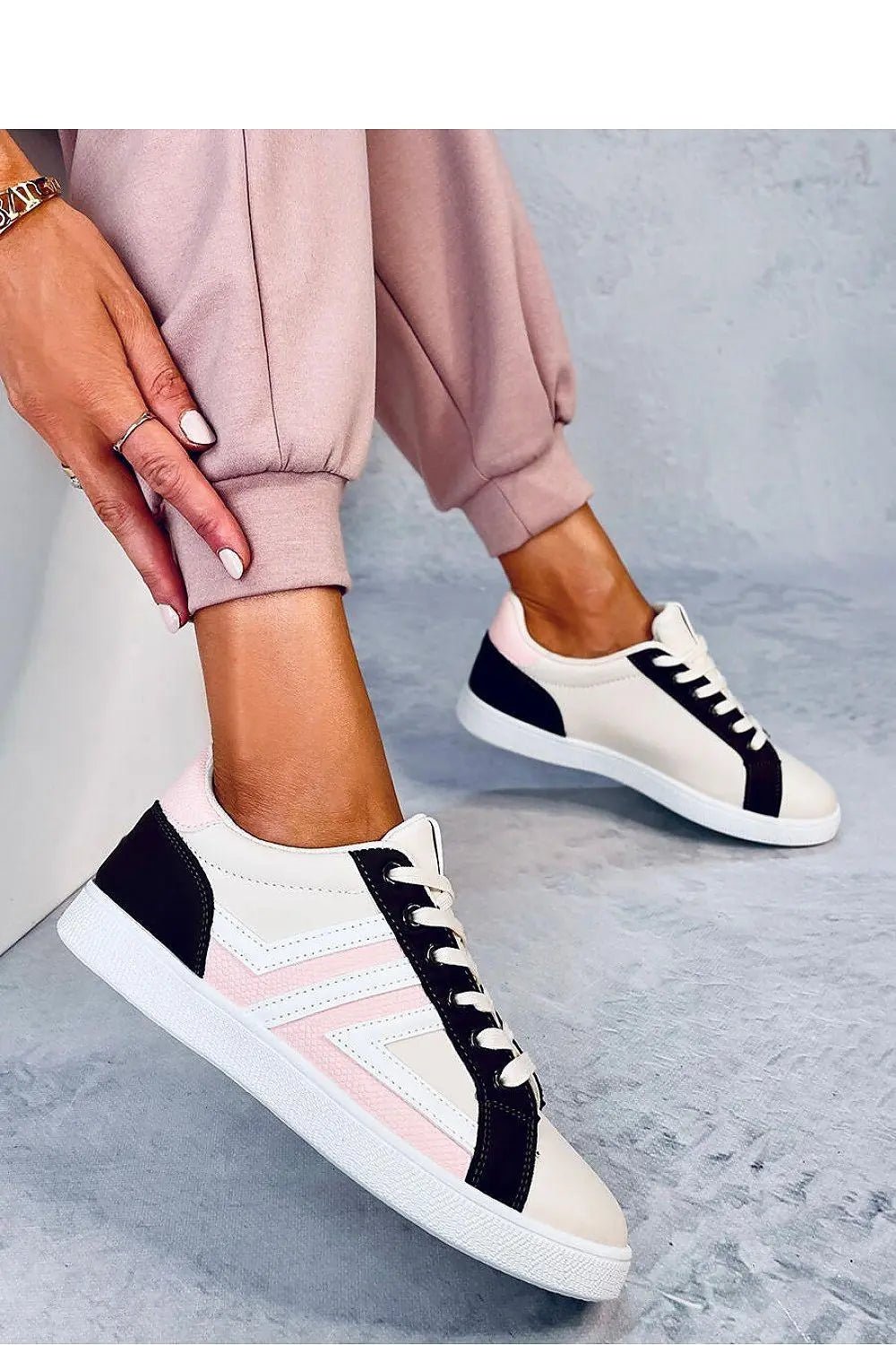 Sneakers model 184268 Inello - Honesty Sales
