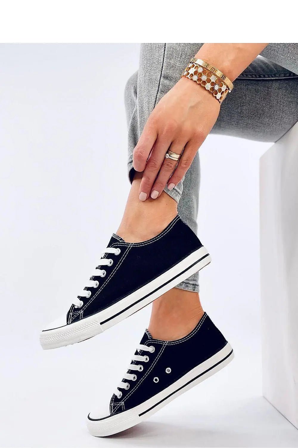Sneakers model 194240 Inello - Honesty Sales