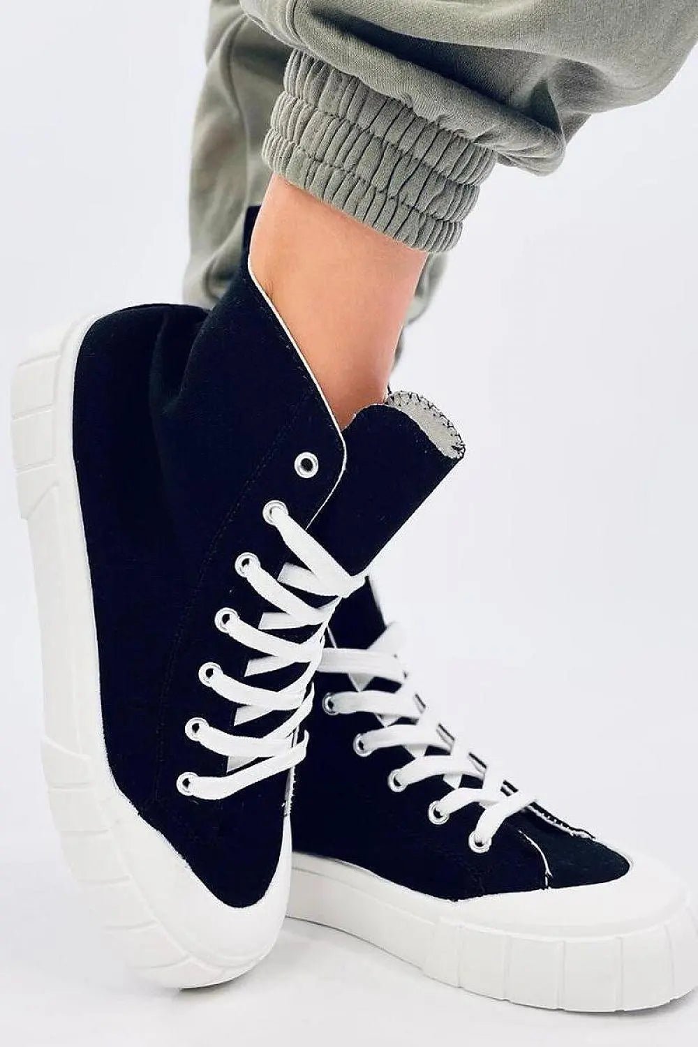 Sneakers model 195529 Inello - Honesty Sales