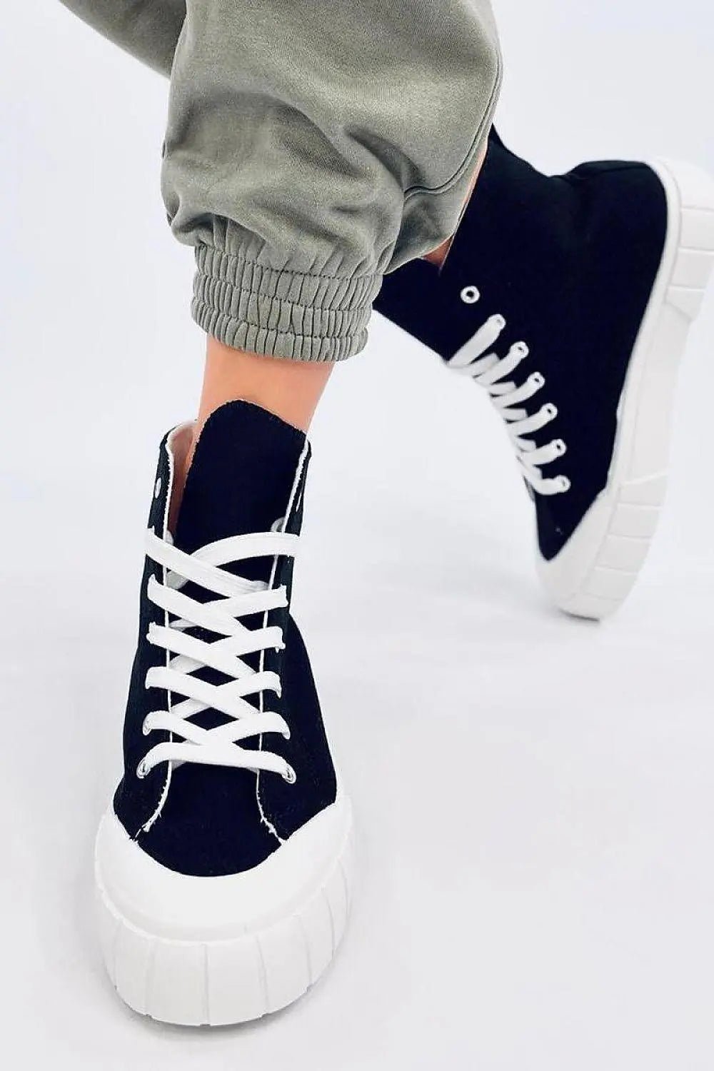 Sneakers model 195529 Inello - Honesty Sales