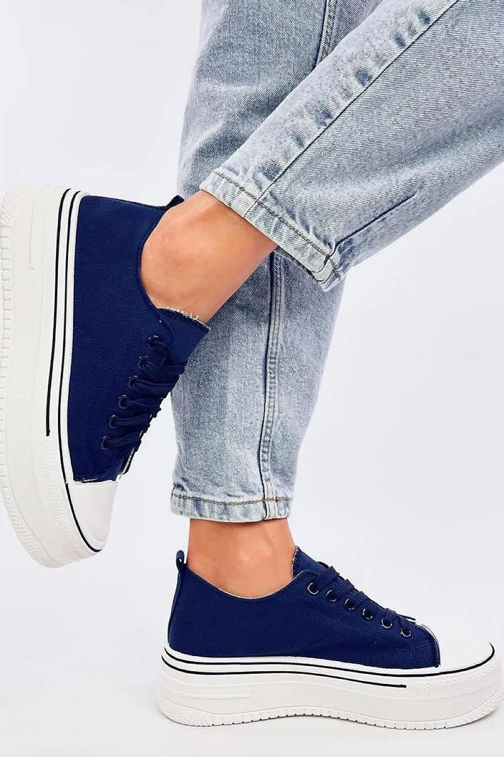 Sneakers model 195620 Inello - Honesty Sales
