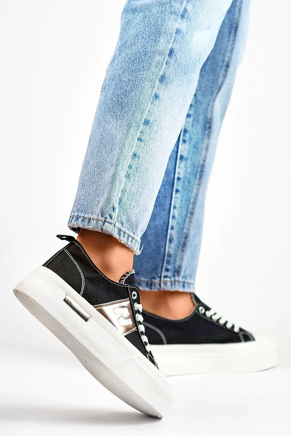 Sneakers model 197980 PRIMO - Honesty Sales