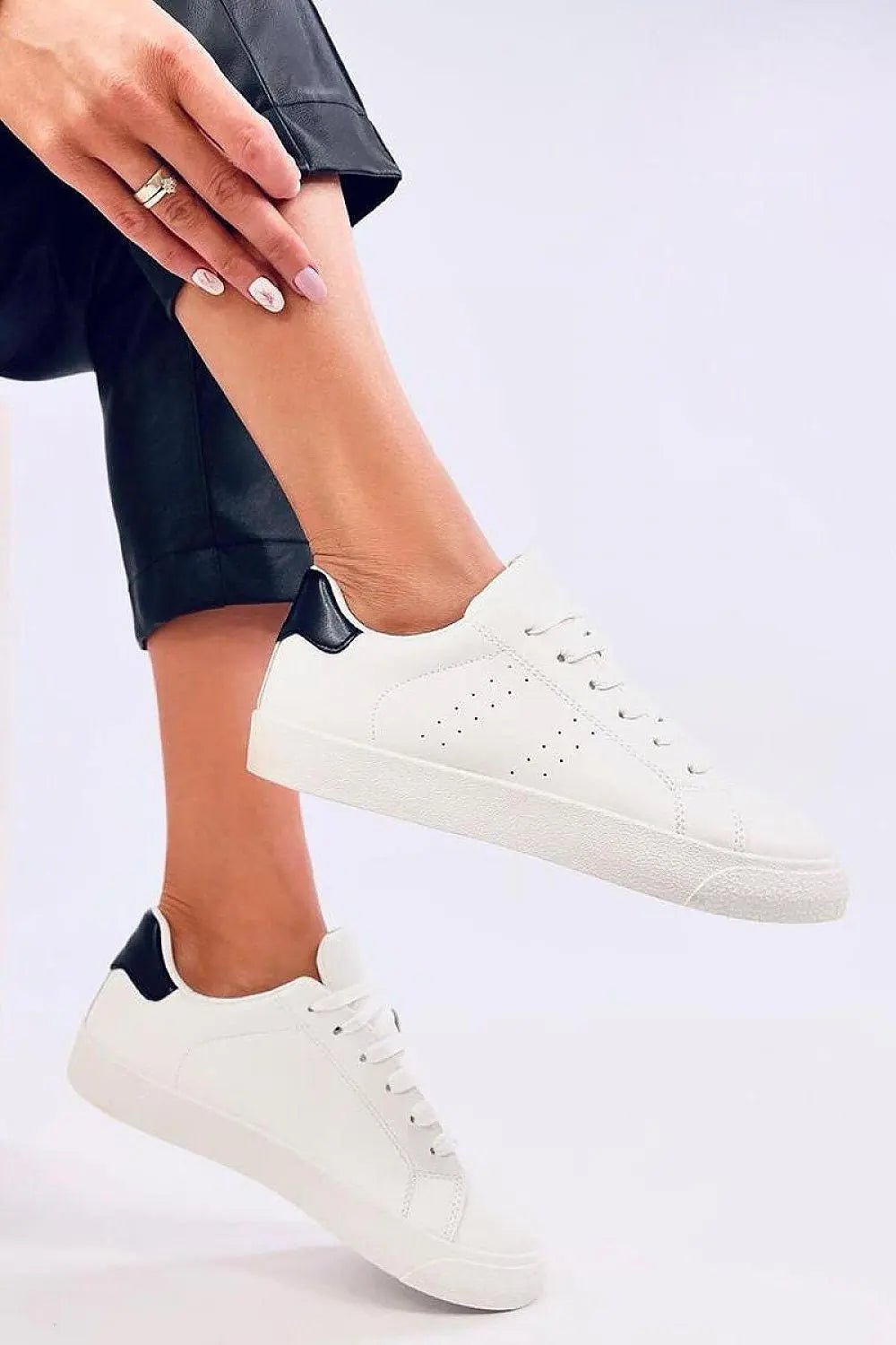 Sport Shoes model 197263 Inello - Honesty Sales