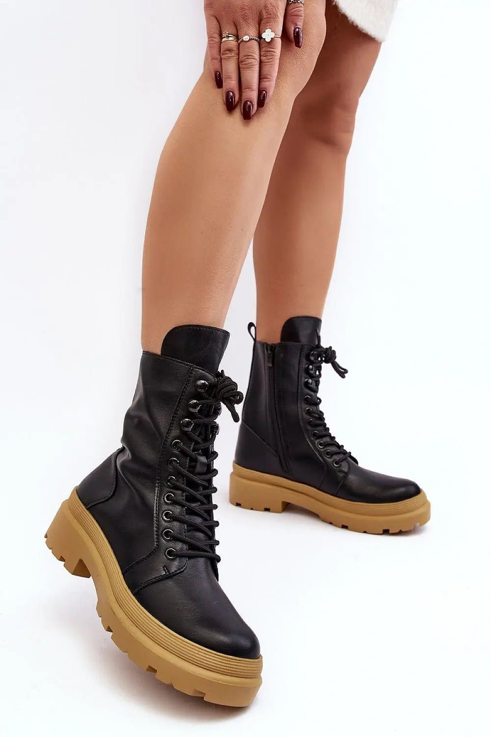 Step in style Stylish women's autumn-winter boots - Honesty Sales