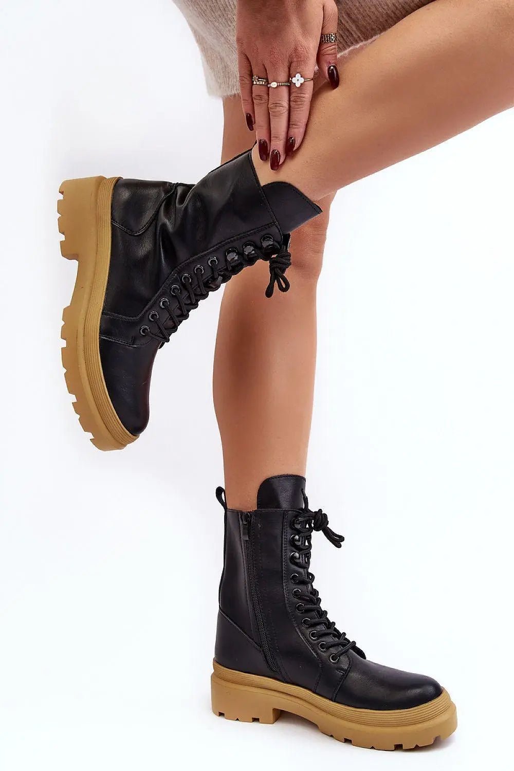 Step in style Stylish women's autumn-winter boots - Honesty Sales