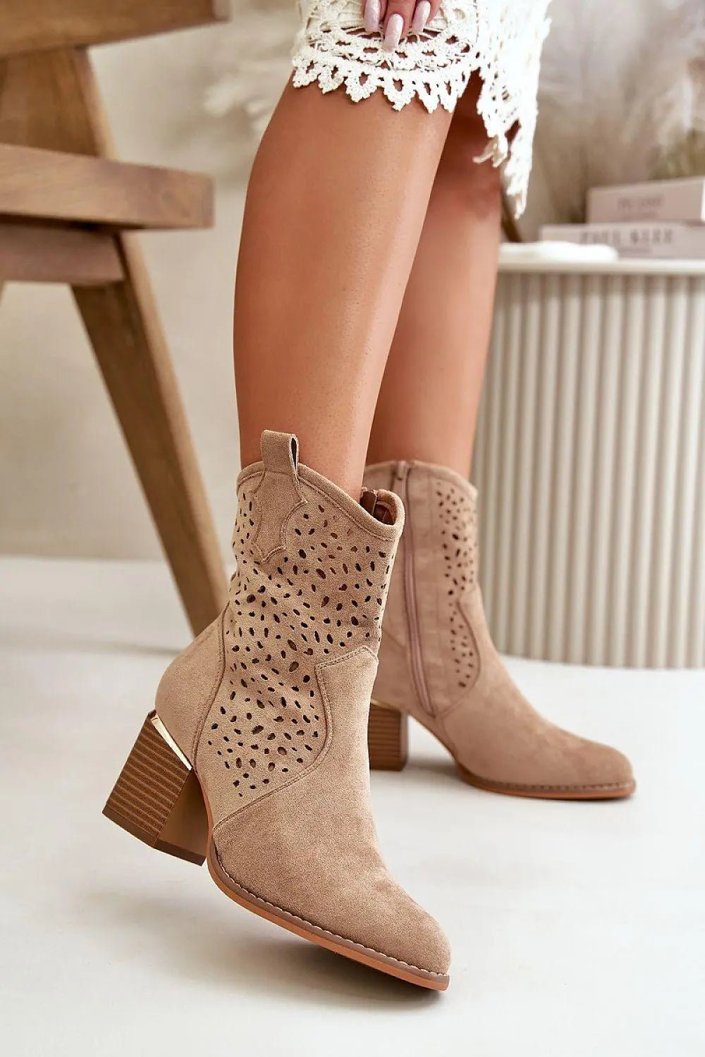Step in style Women's ankle boots made of eco suede - Honesty Sales
