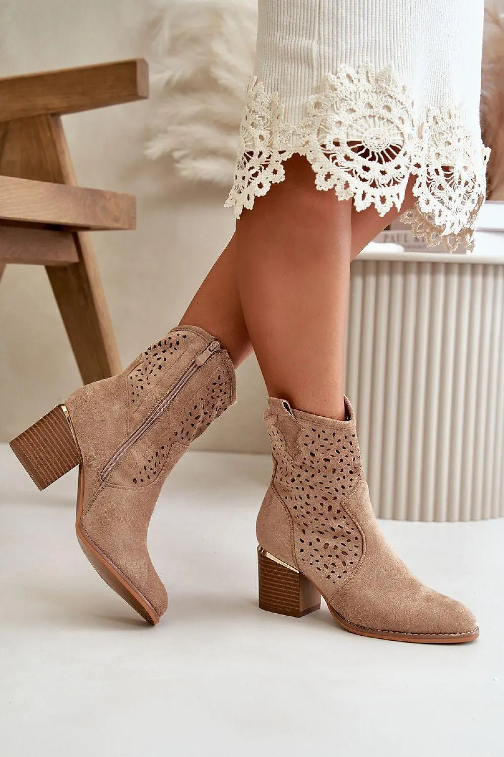 Step in style Women's ankle boots made of eco suede - Honesty Sales