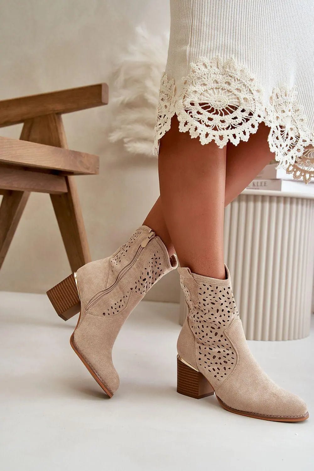 Step in style Women's ankle boots made of eco suede - Honesty Sales