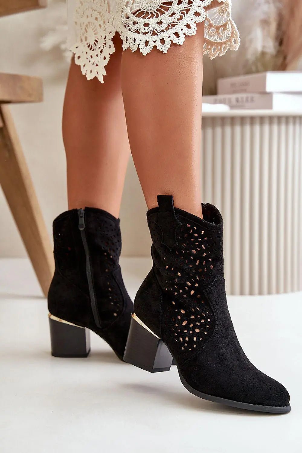 Step in style Women's ankle boots made of eco suede - Honesty Sales