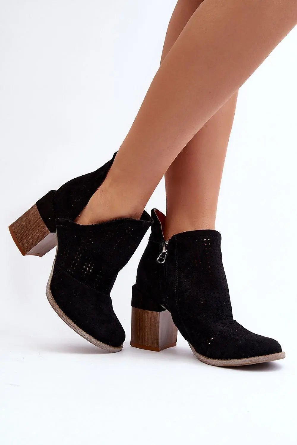 Step in style Women's boots made of eco-suede - Honesty Sales
